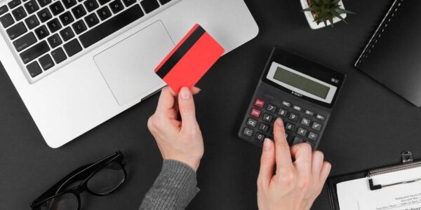¿Cómo calcular los intereses de una tarjeta de crédito y optimizar tus finanzas personales?