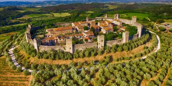 Descubre este fascinante pueblo toscano que te transportará a la época medieval